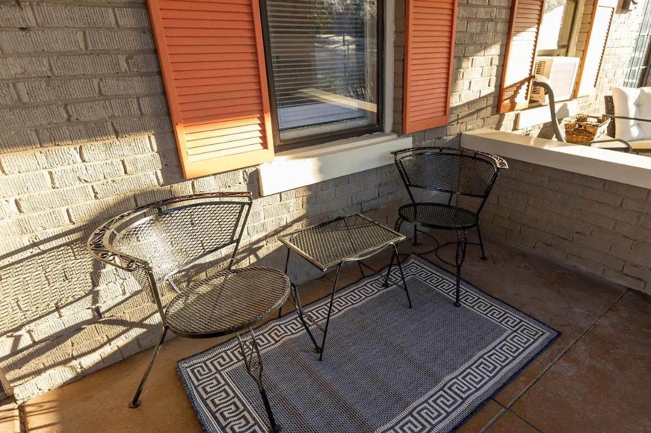 הוילה Historic Revival King Bed Midtown Memphis 68 Yes Pets Fast Wifi Free Parking ארצות הברית