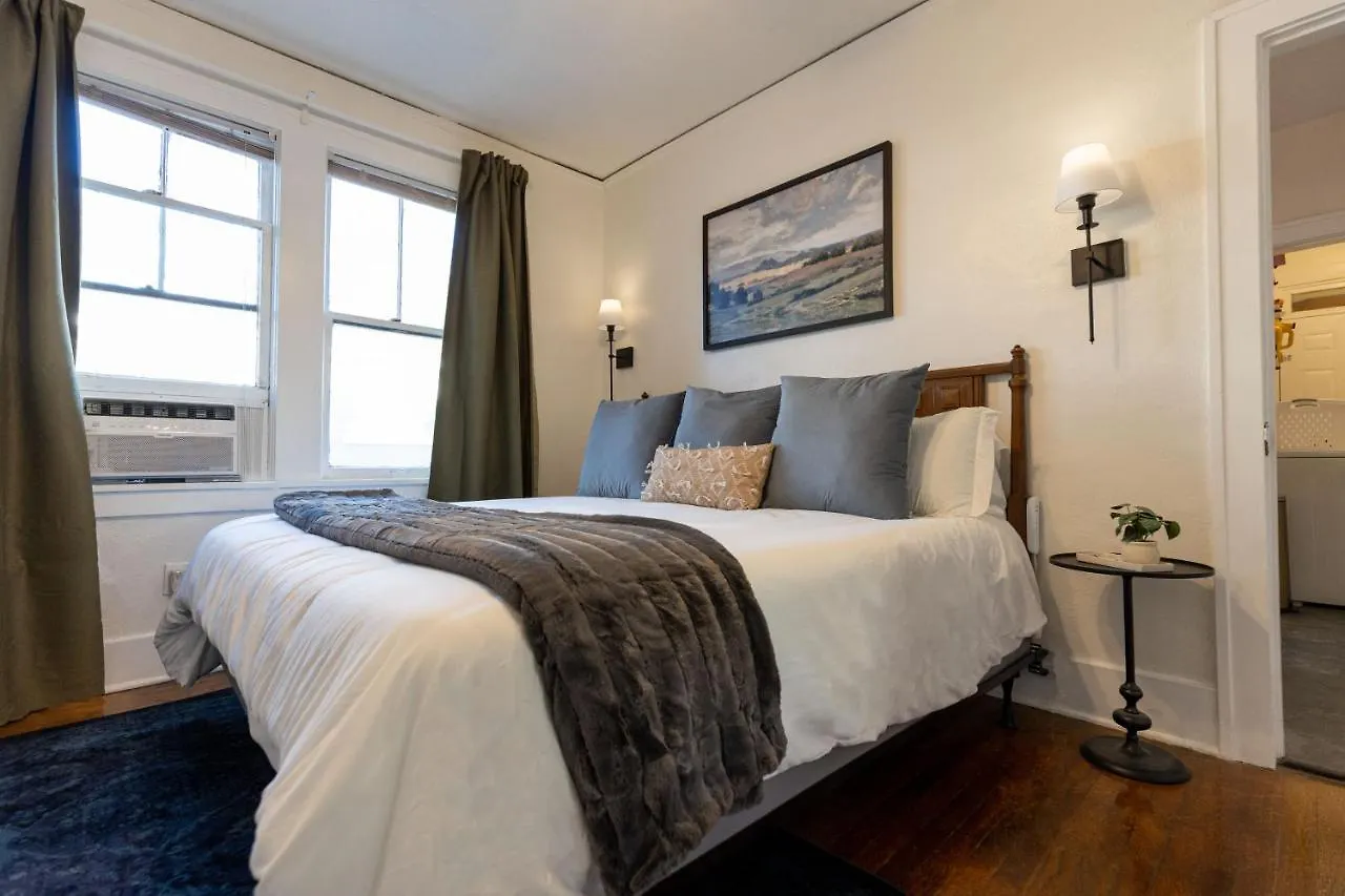 הוילה Historic Revival King Bed Midtown Memphis 68 Yes Pets Fast Wifi Free Parking בית נופש